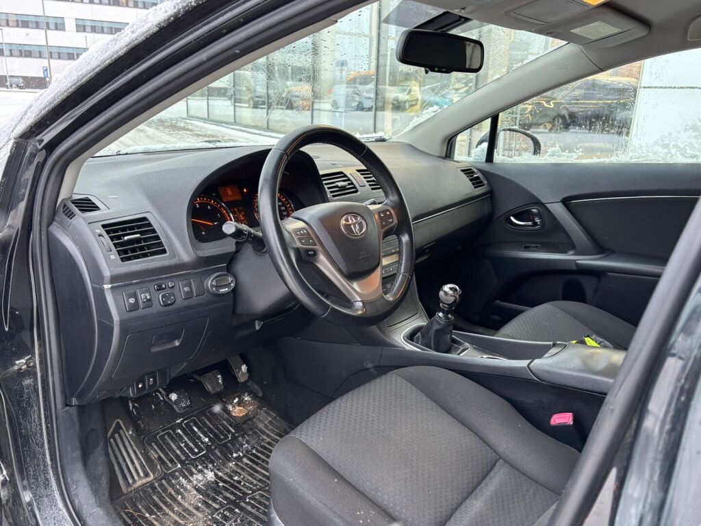 Toyota Avensis 2009 Musta