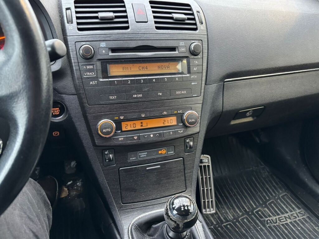 Toyota Avensis 2009 Musta