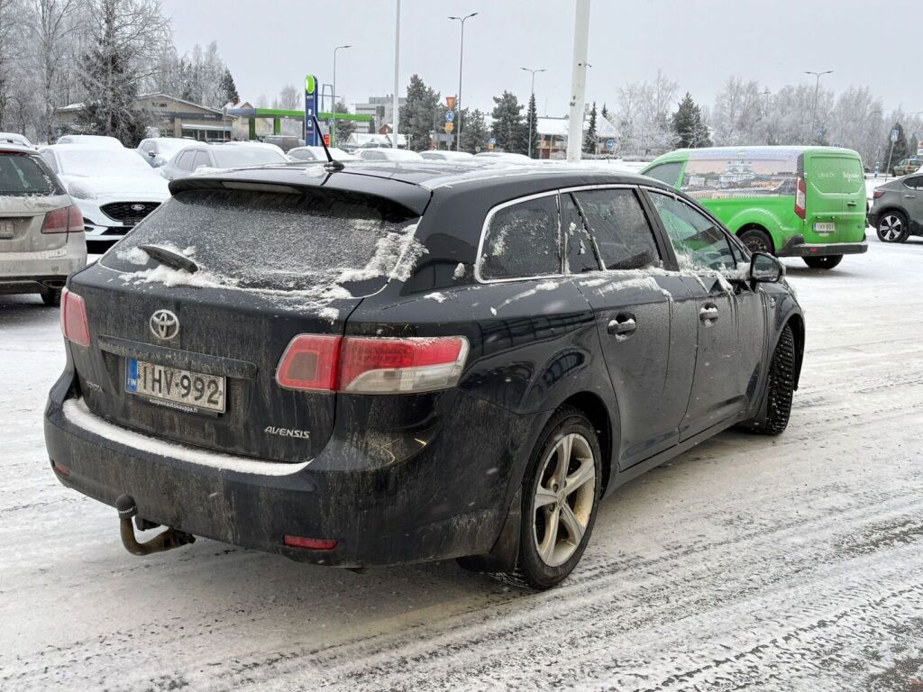 Toyota Avensis 2009 Musta