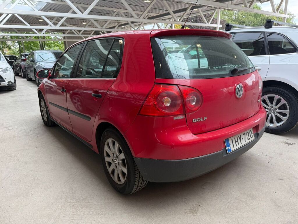 Volkswagen Golf 2006 Punainen
