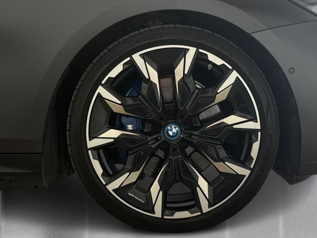 BMW i5 2023 Harmaa