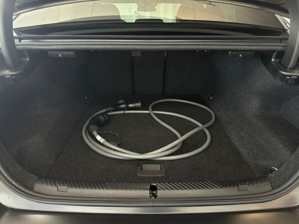 BMW i5 2023 Harmaa