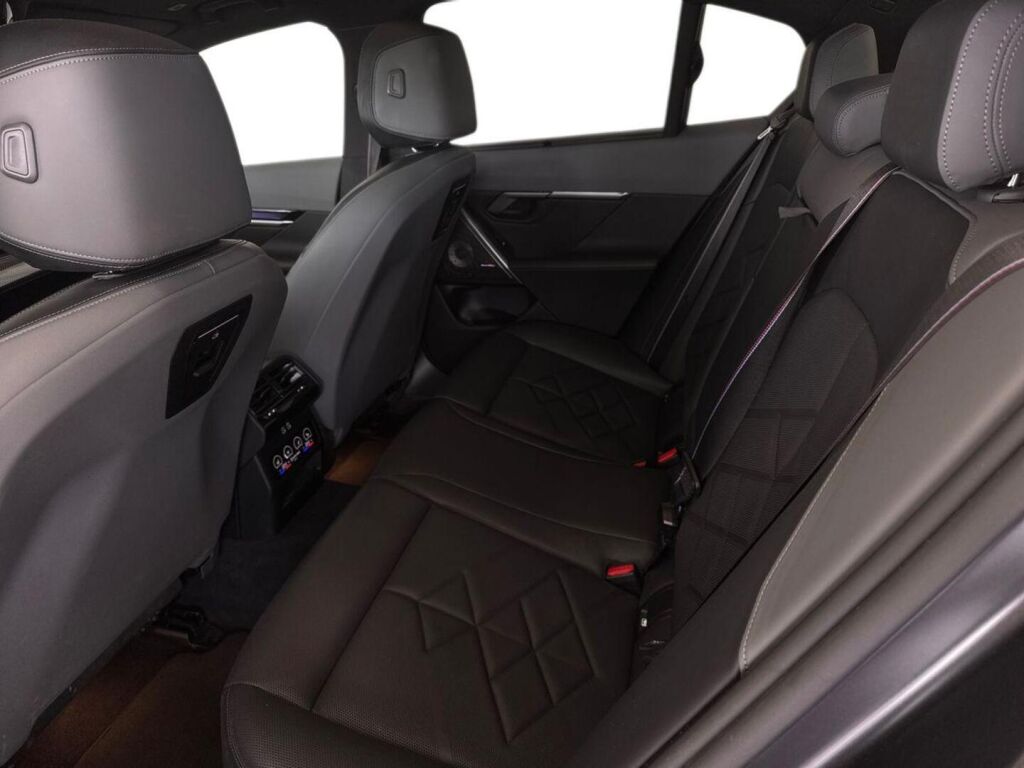 BMW i5 2023 Harmaa