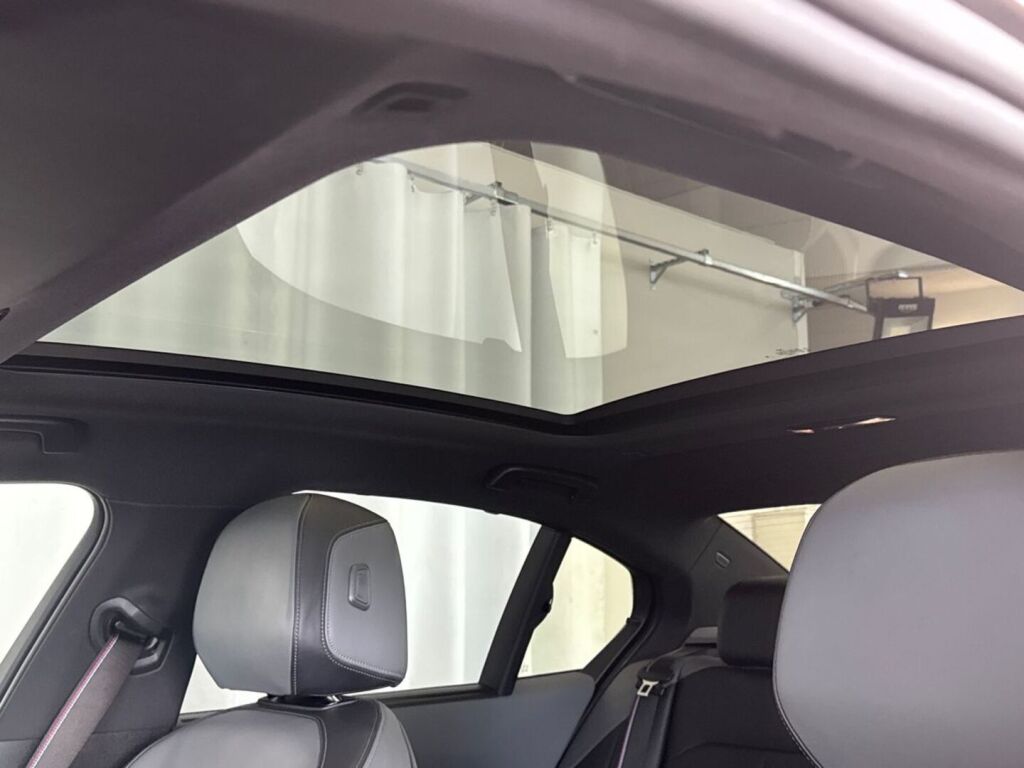 BMW i5 2023 Harmaa