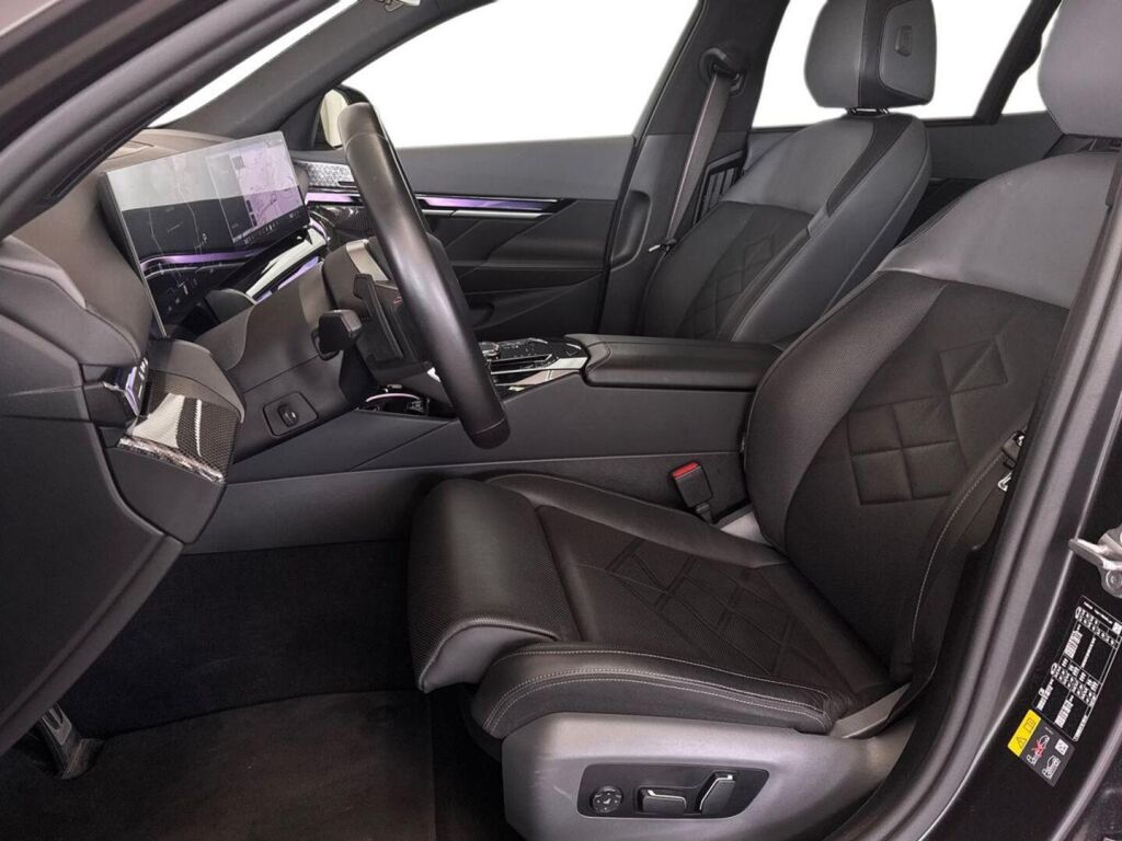 BMW i5 2023 Harmaa
