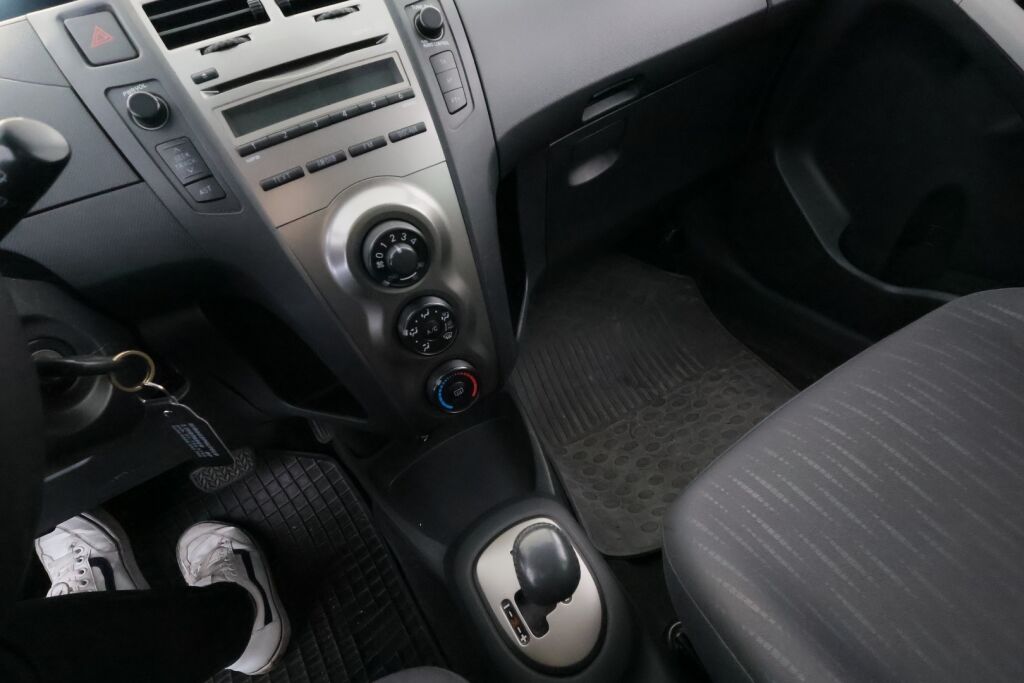 Toyota Yaris 2009 Hopea