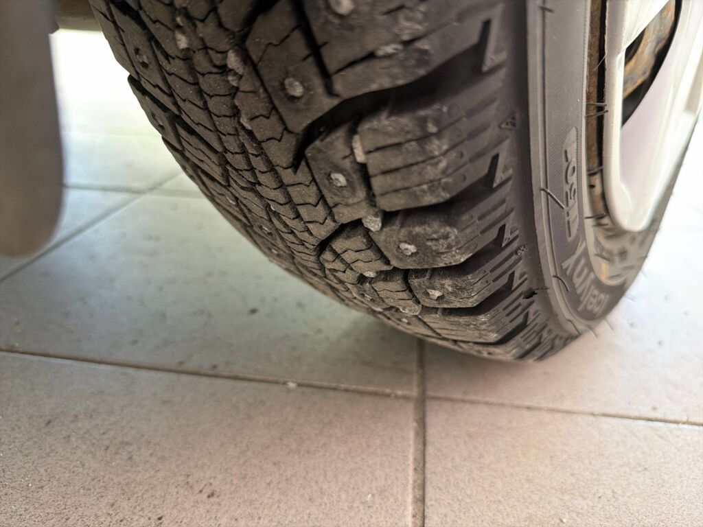 Toyota AYGO 2009 Punainen