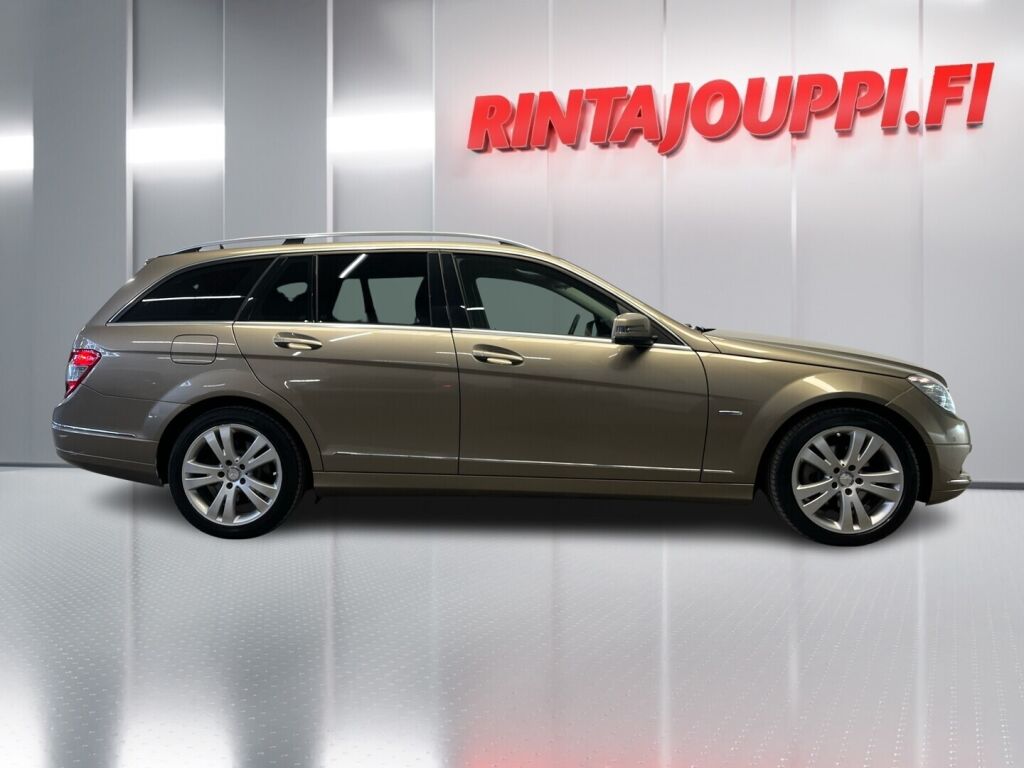 Mercedes-Benz C 2010 Ruskea (beige)