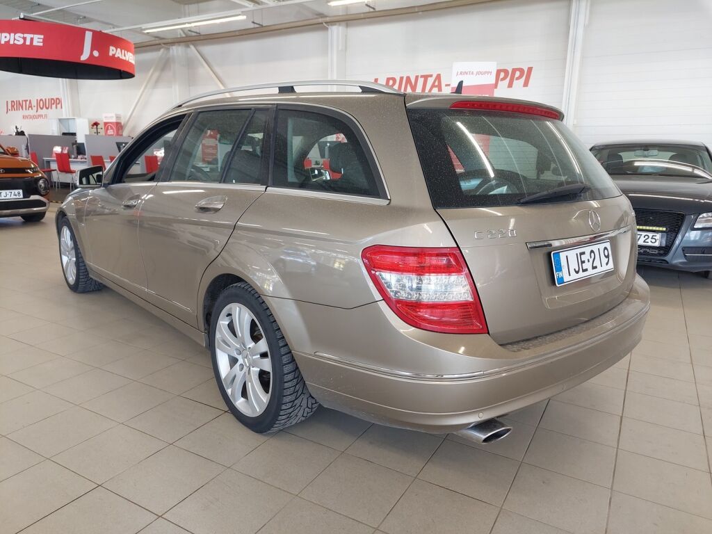Mercedes-Benz C 2010 Ruskea (beige)