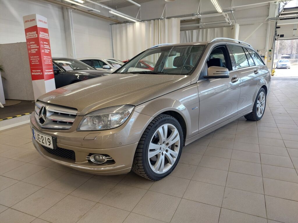 Mercedes-Benz C 2010 Ruskea (beige)