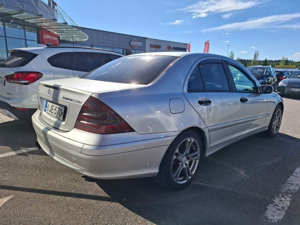 Mercedes-Benz C 2005 Hopea