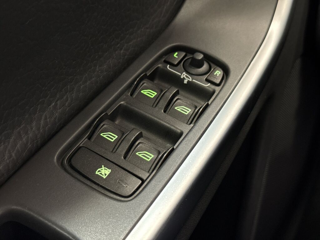 Volvo XC60 2009 Musta