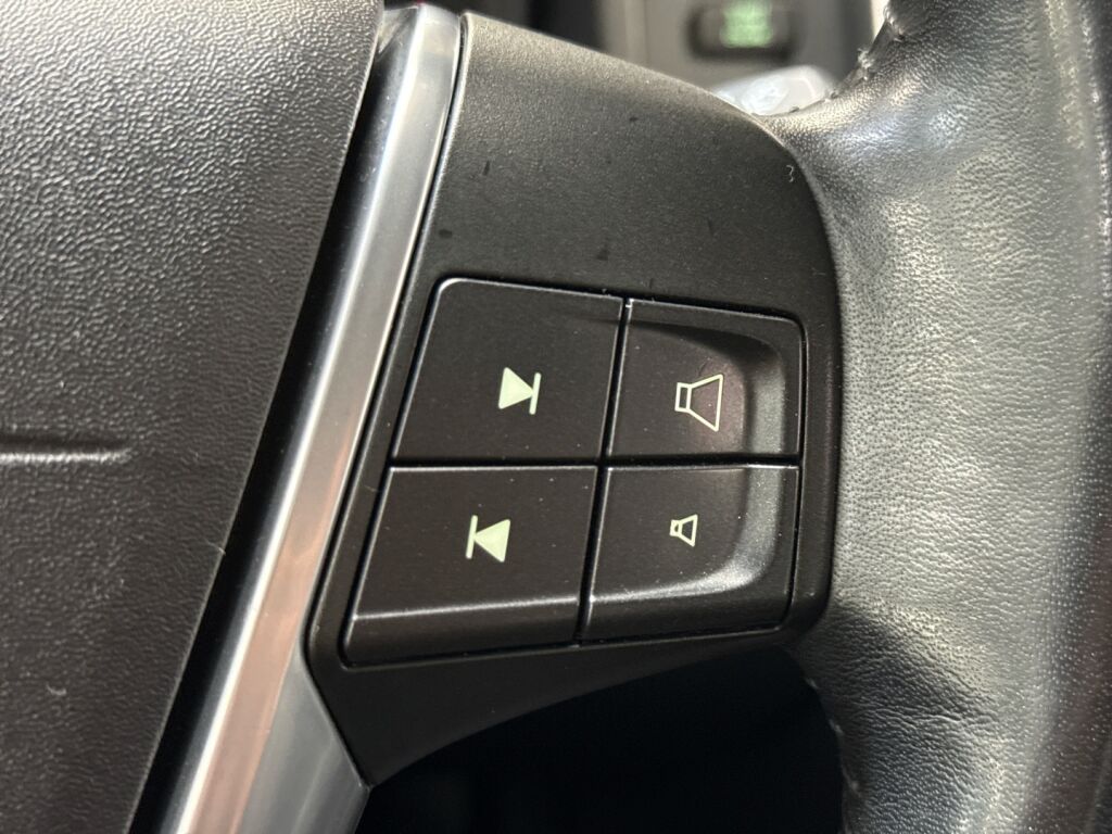 Volvo XC60 2009 Musta