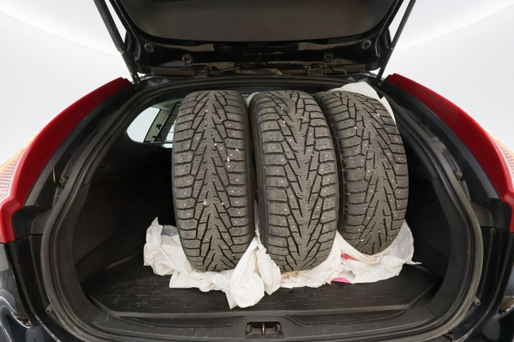 Volvo XC60 2009 Musta