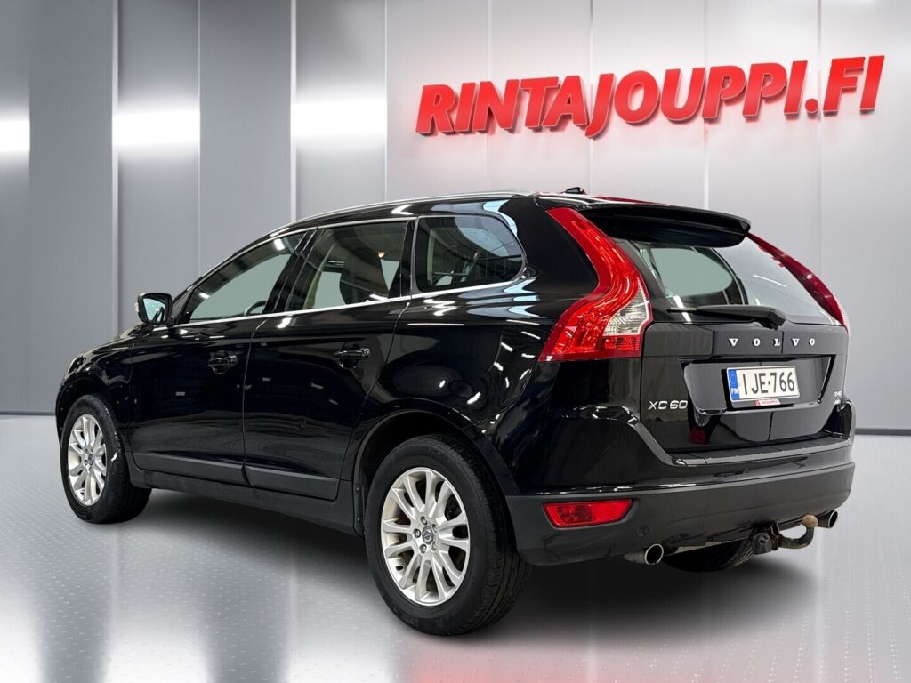 Volvo XC60 2009 Musta