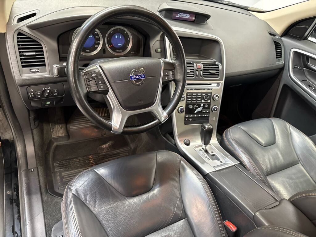 Volvo XC60 2009 Musta
