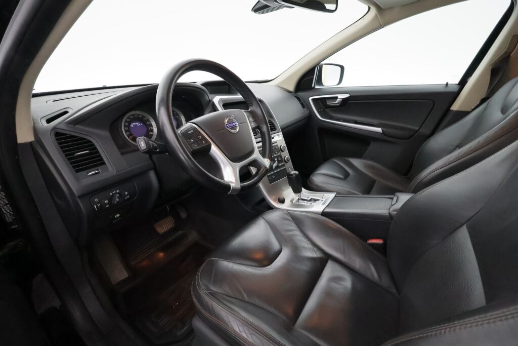 Volvo XC60 2009 Musta