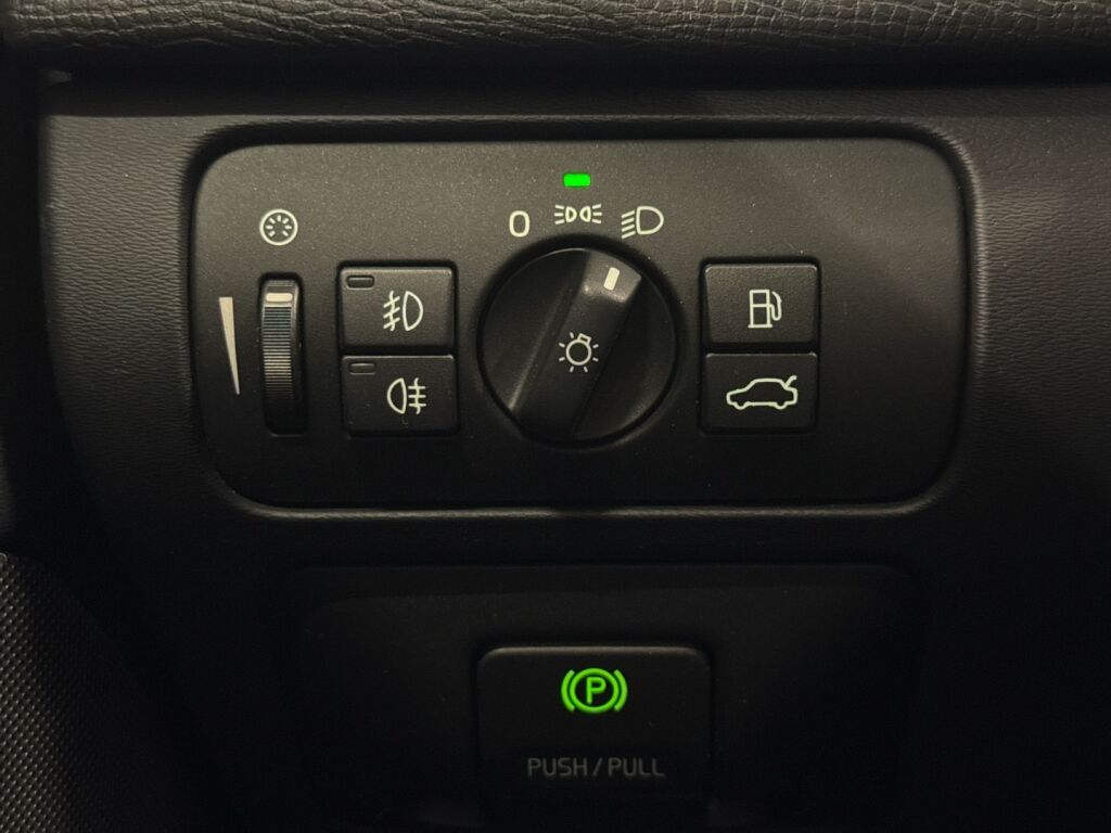 Volvo XC60 2009 Musta