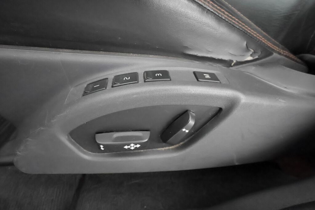 Volvo XC60 2009 Musta