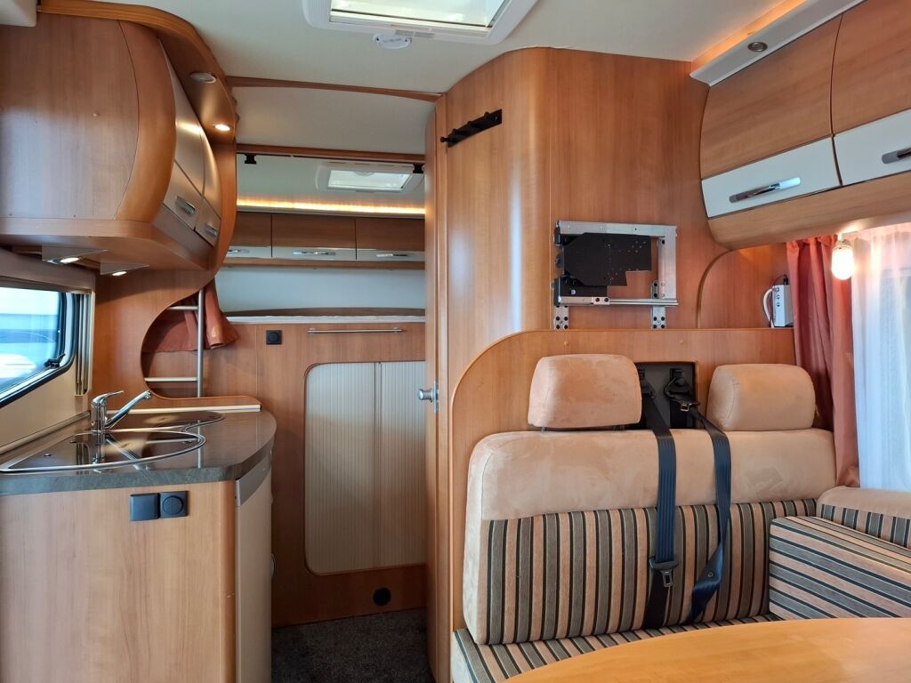 Hobby T 600 Exclusive edition 2009 Valkoinen