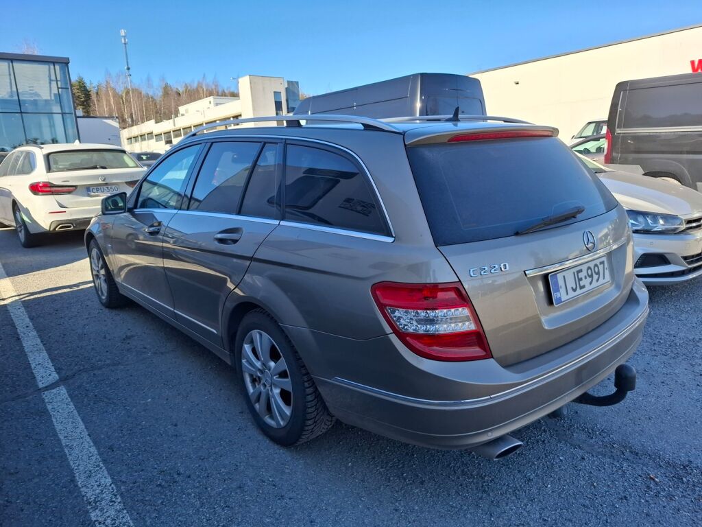 Mercedes-Benz C 2009 Ruskea (beige)