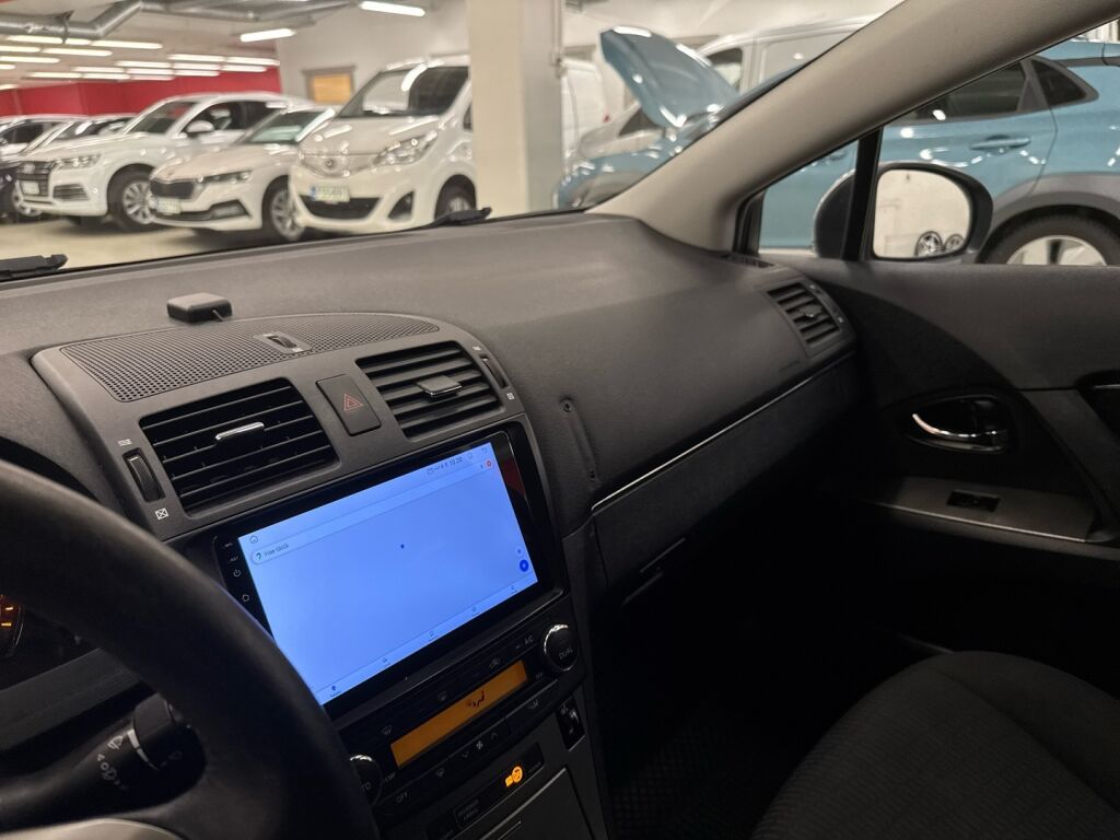 Toyota Avensis 2010 Harmaa