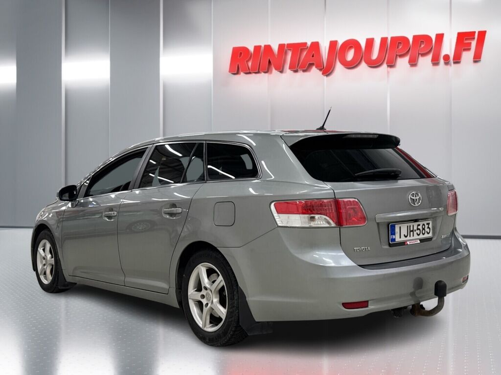 Toyota Avensis 2010 Harmaa