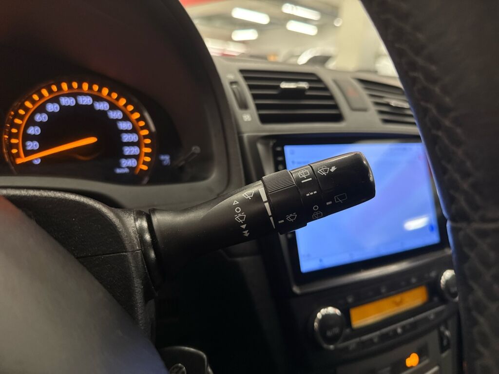 Toyota Avensis 2010 Harmaa