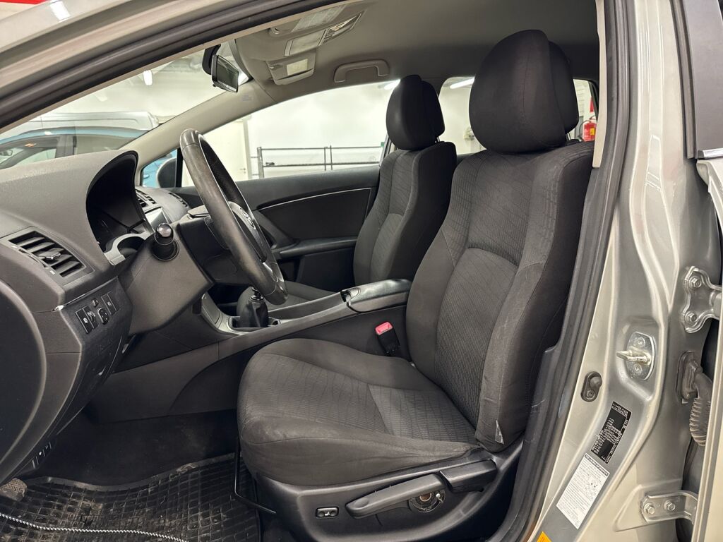 Toyota Avensis 2010 Harmaa