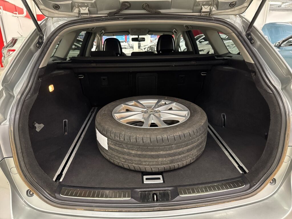 Toyota Avensis 2010 Harmaa