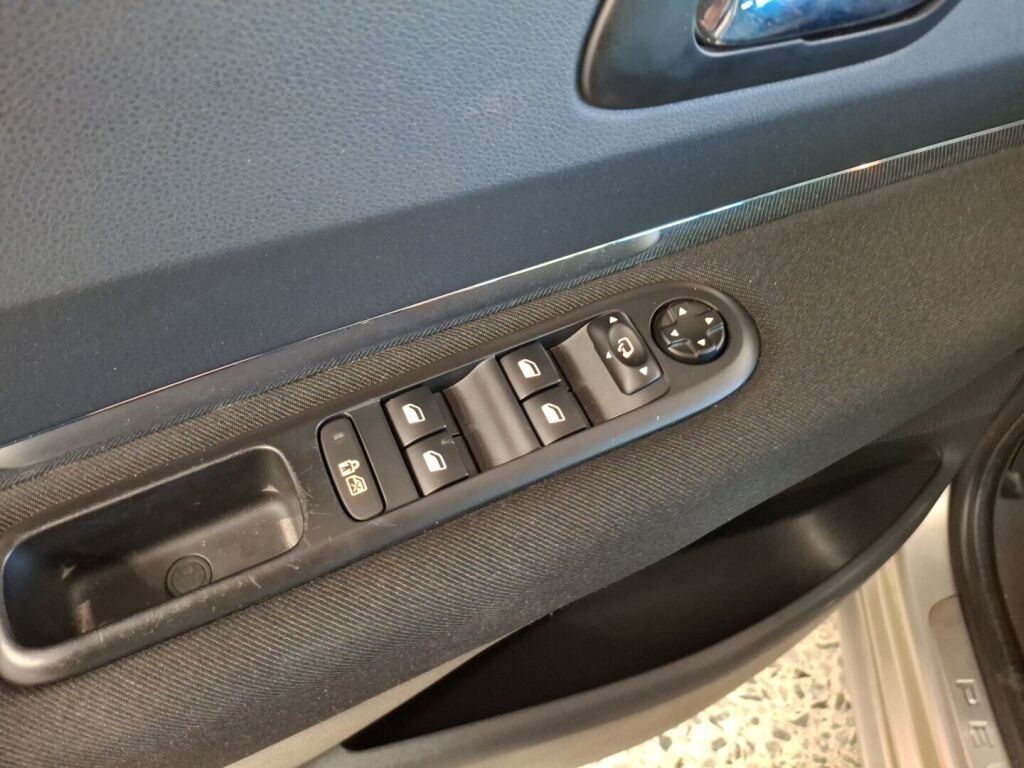 Peugeot 5008 2011 Harmaa