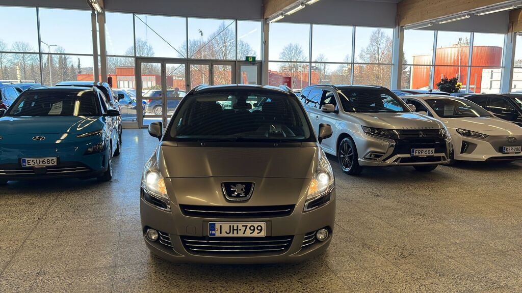 Peugeot 5008 2011 Harmaa