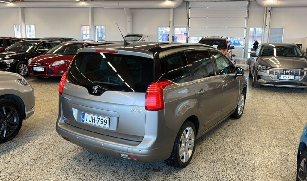 Peugeot 5008 2011 Harmaa
