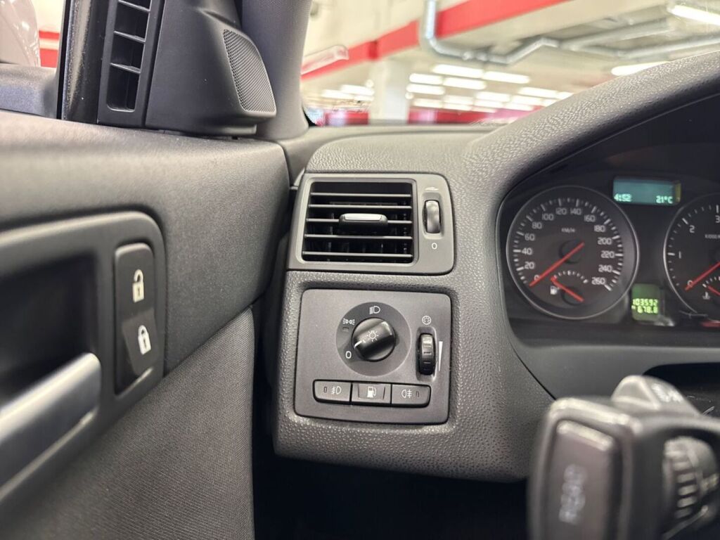 Volvo V50 2010 Harmaa