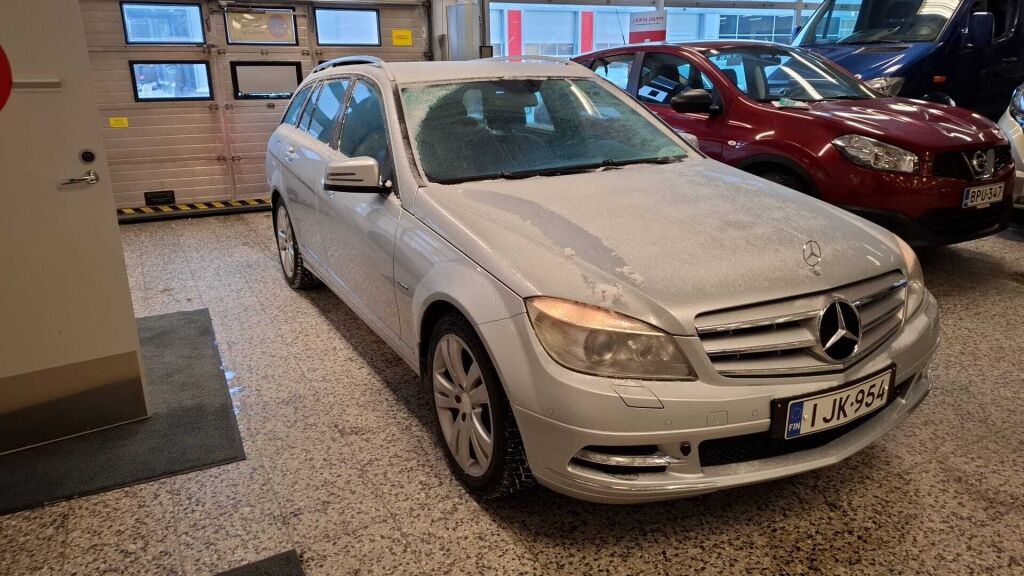Mercedes-Benz C 2010 Harmaa