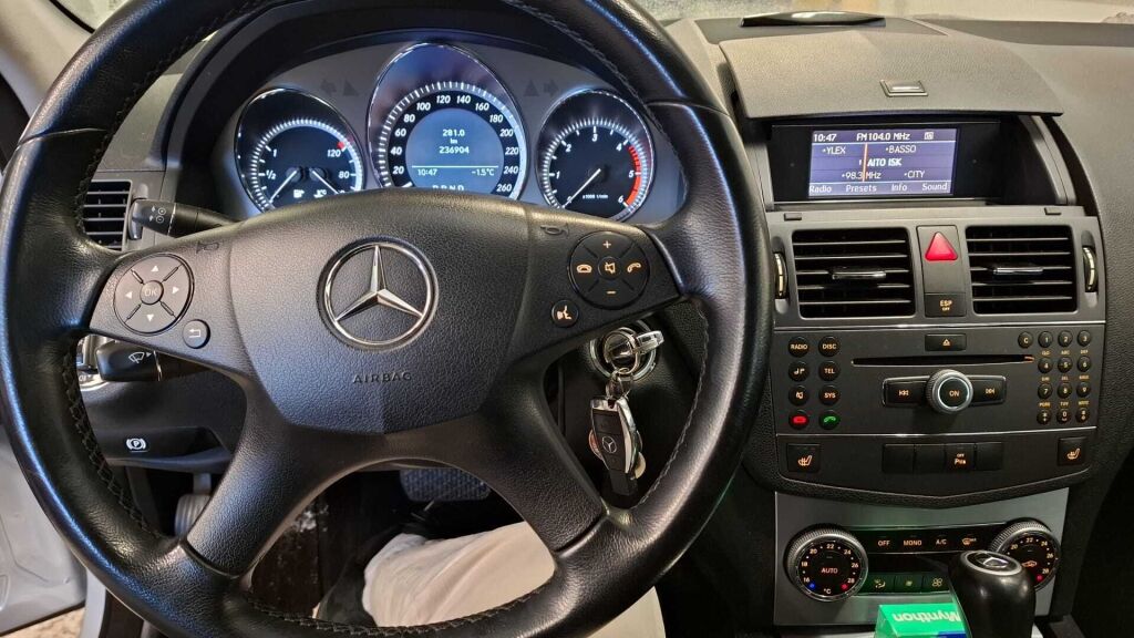 Mercedes-Benz C 2010 Harmaa