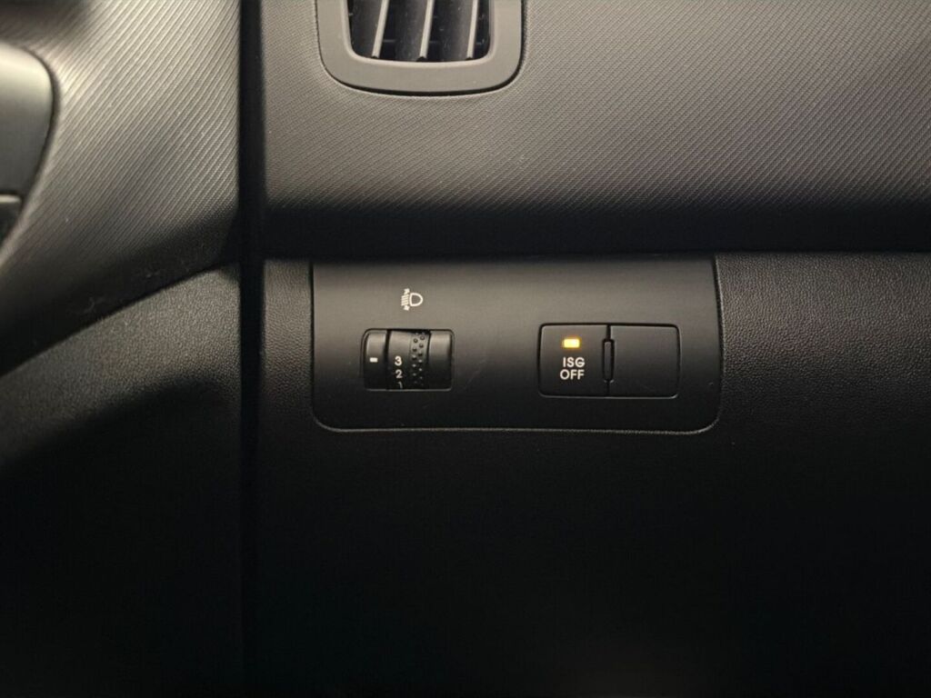 Kia Ceed 2010 Punainen