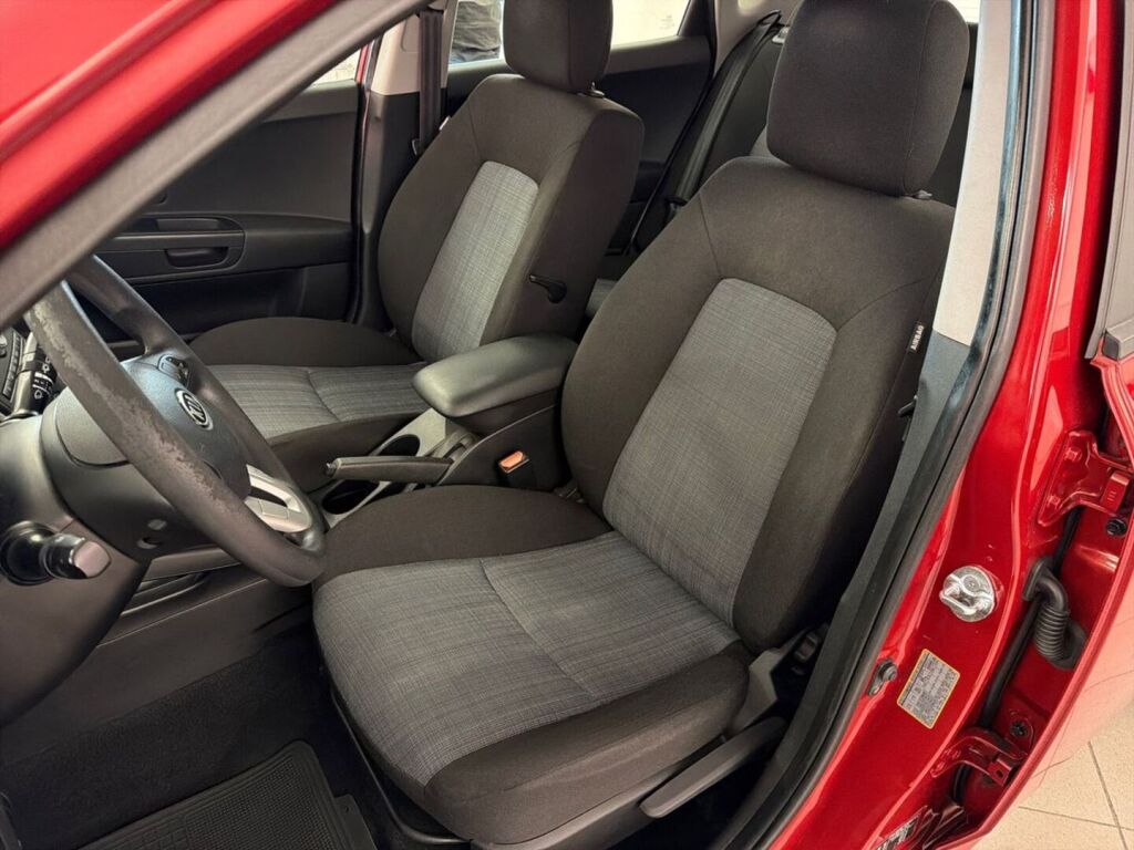 Kia Ceed 2010 Punainen