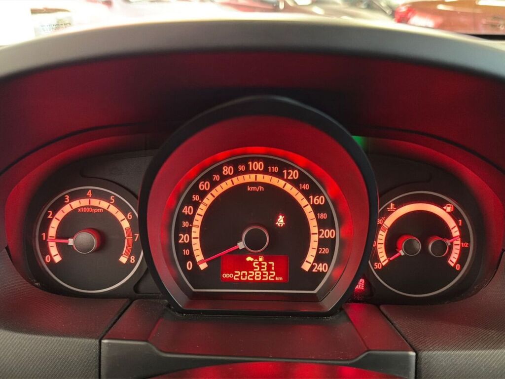 Kia Ceed 2010 Punainen