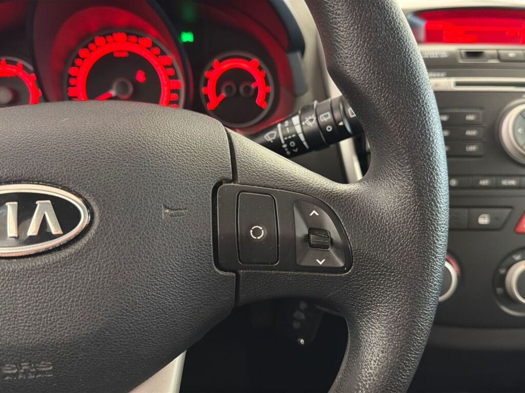 Kia Ceed 2010 Punainen