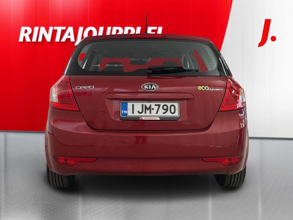 Kia Ceed 2010 Punainen