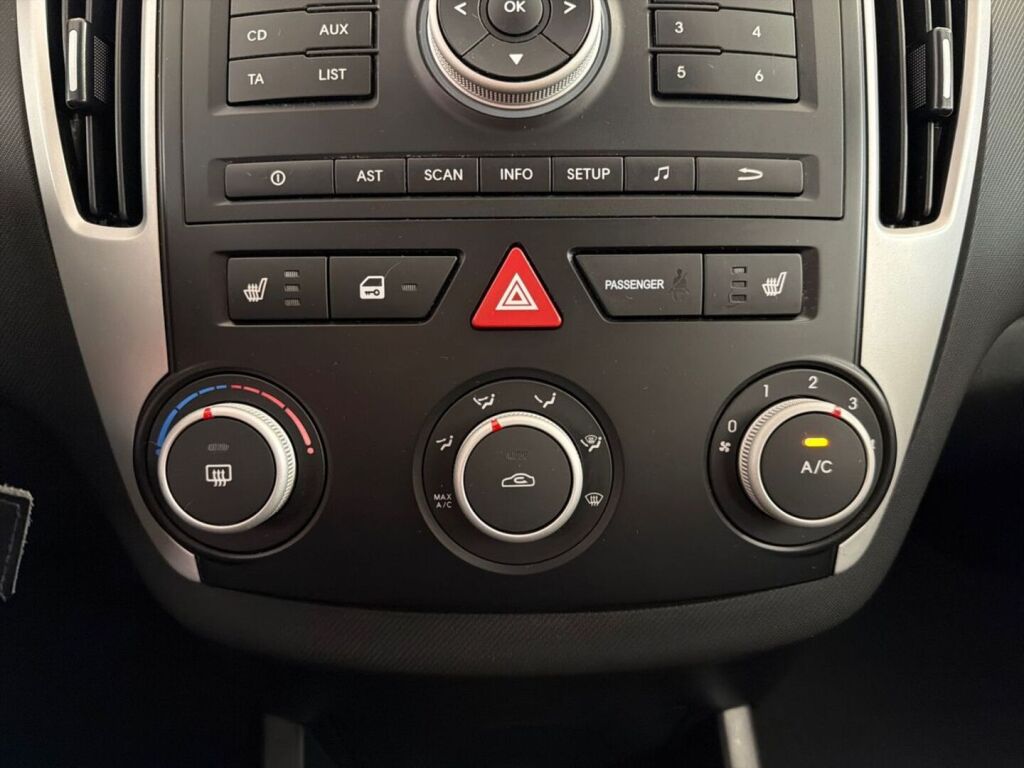 Kia Ceed 2010 Punainen