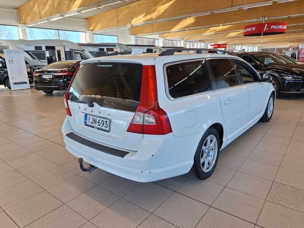 Volvo V70 2010 Valkoinen