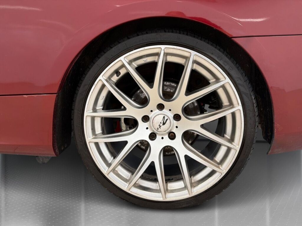 BMW 320 2010 Punainen