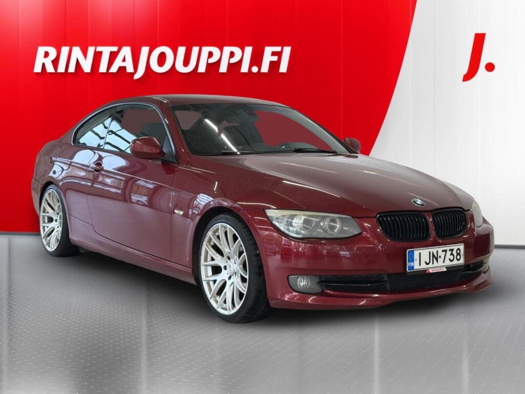 BMW 320 2010 Punainen