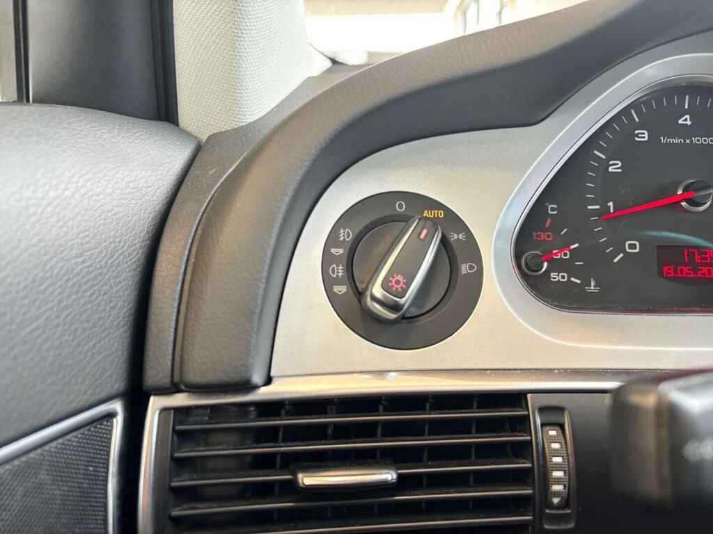 Audi A6 2010 Musta