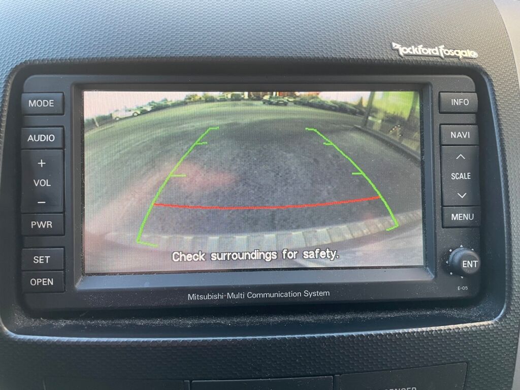 Mitsubishi Outlander 2010 Punainen