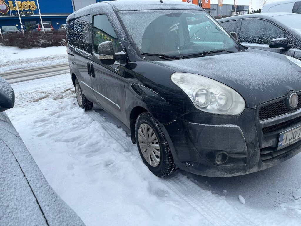 Fiat Doblo 2011 Musta