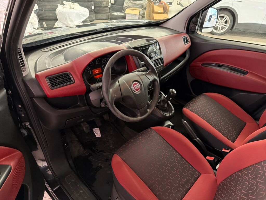 Fiat Doblo 2011 Musta
