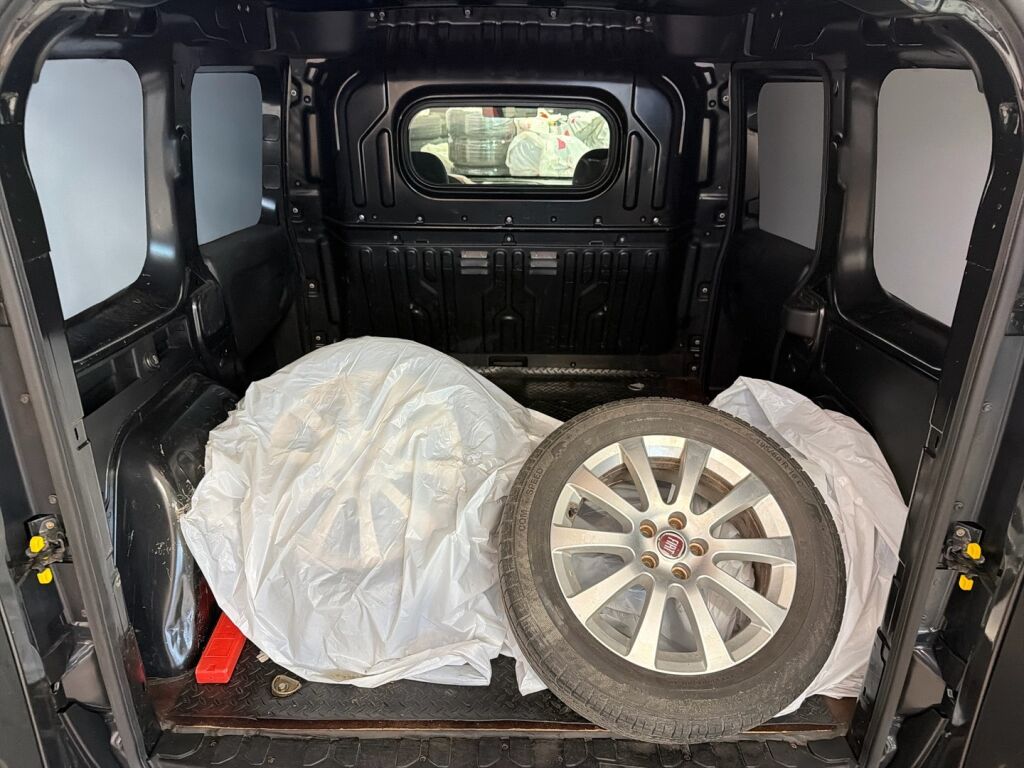 Fiat Doblo 2011 Musta